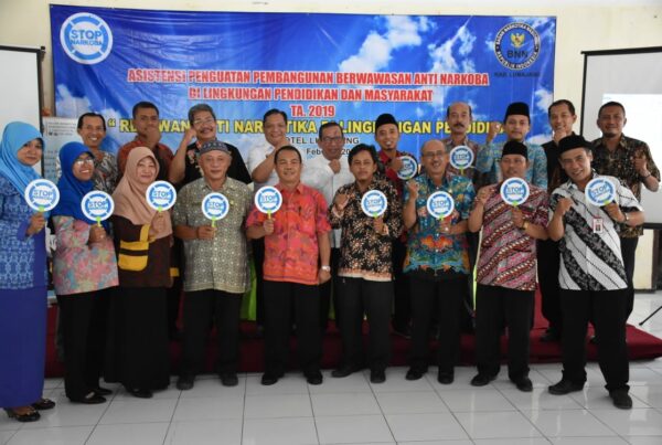 BERSIHKAN LINGKUNGAN PENDIDIKAN DARI NARKOBA, BNN KABUPATEN LUMAJANG BENTUK RELAWAN