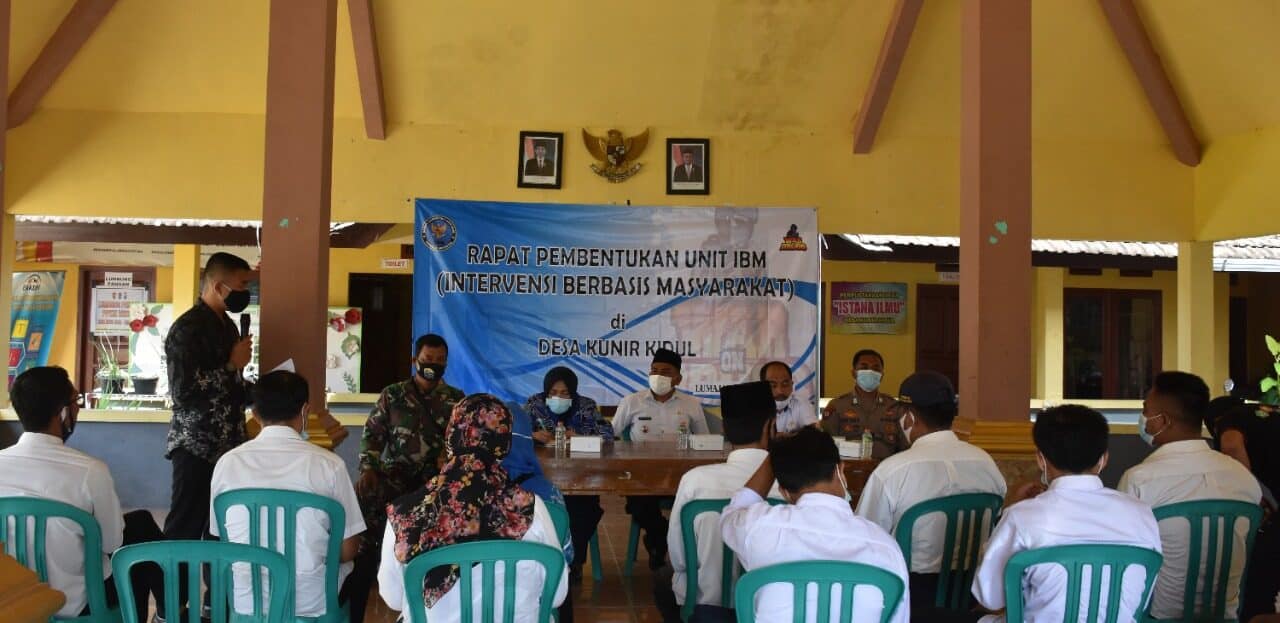 PEMBENTUKAN UNIT IBM DI DESA KUNIR KIDUL PEMBENTUKAN UNIT IBM DI DESA KUNIR KIDUL
