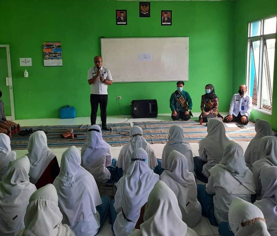 PENYULUHAN TATAP MUKA DI SMK MIFTAHUL ISLAM KUNIR PENYULUHAN TATAP MUKA DI SMK MIFTAHUL ISLAM KUNIR