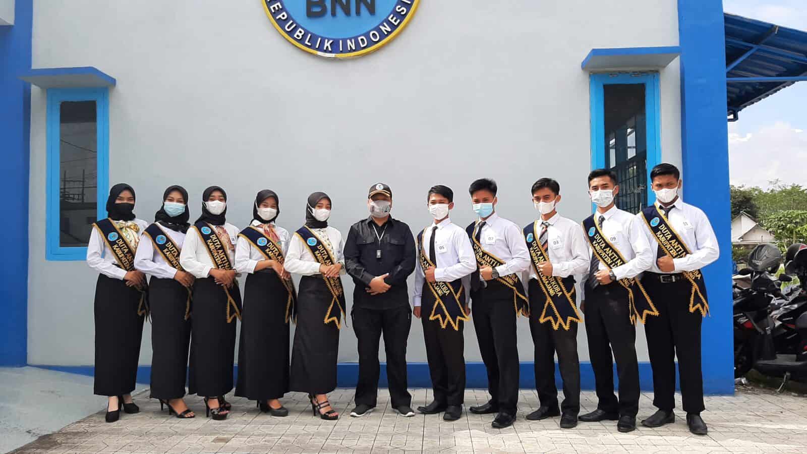 PEMBEKALAN MATERI FINALIS DUTA ANTI NARKOBA 2021 PEMBEKALAN MATERI FINALIS DUTA ANTI NARKOBA 2021