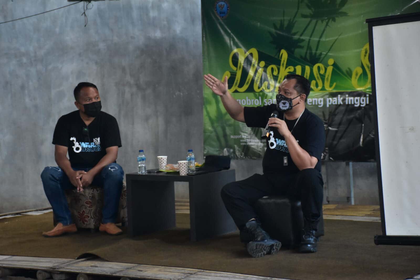 DISEMINASI INFORMASI MELALUI INSERT CONTENT DISKUSI SENJA KIM BANJARWARU