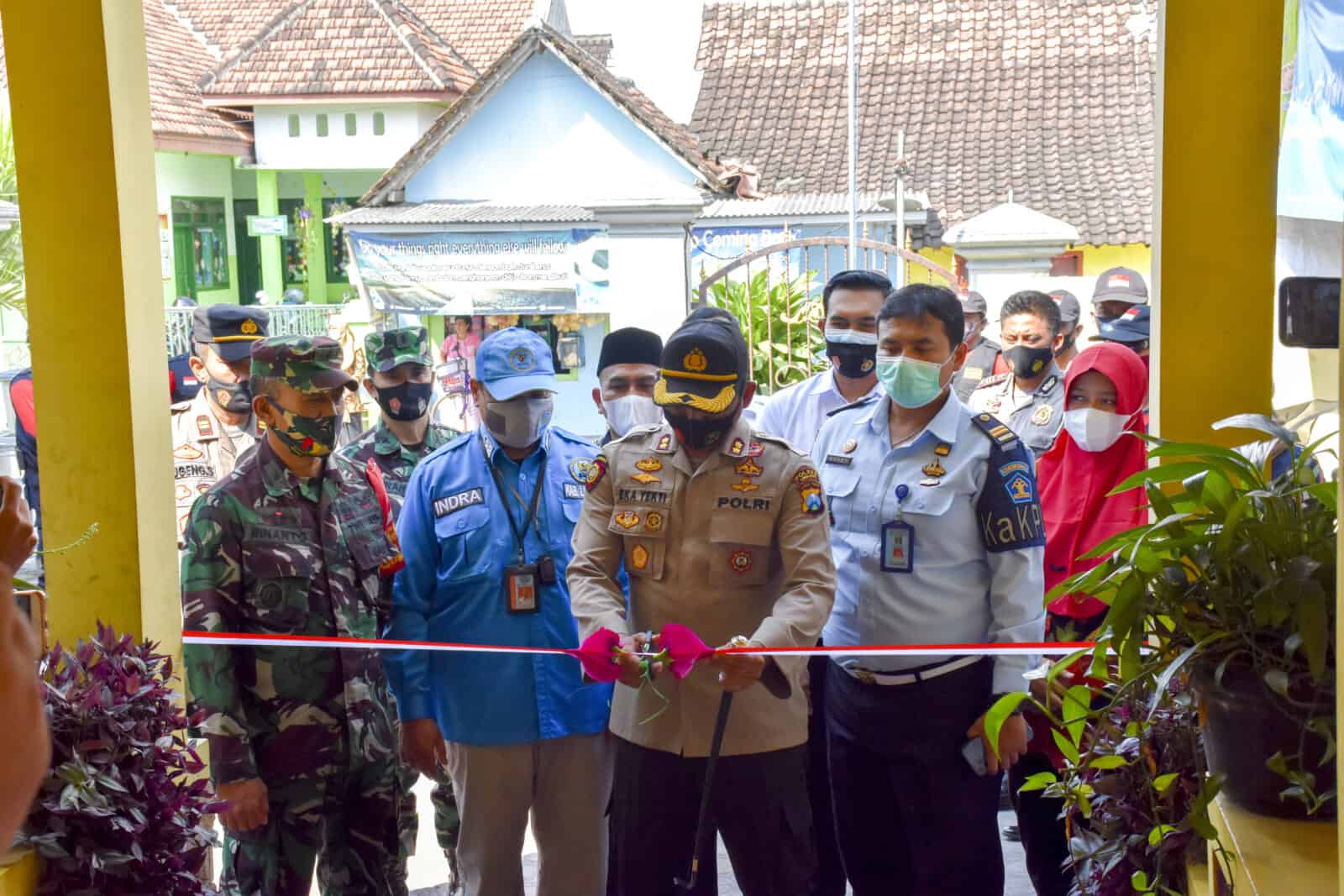 LAUNCHING KAMPUNG TANGGUH BERSIH NARKOBA DI DESA KUNIR KIDUL KECAMATAN KUNIR KABUPATEN LUMAJANG